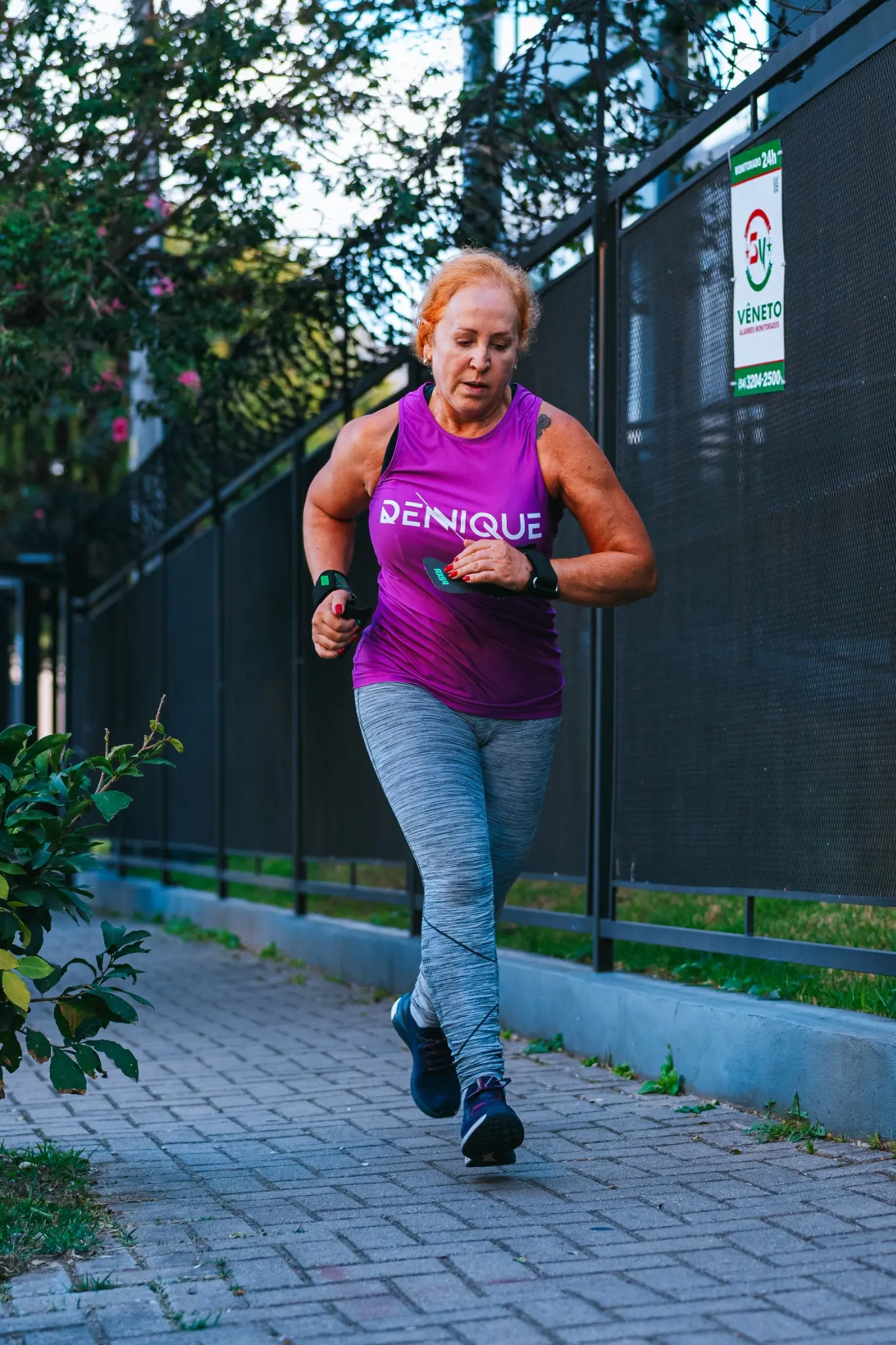 Aluna Denique treinando corrida